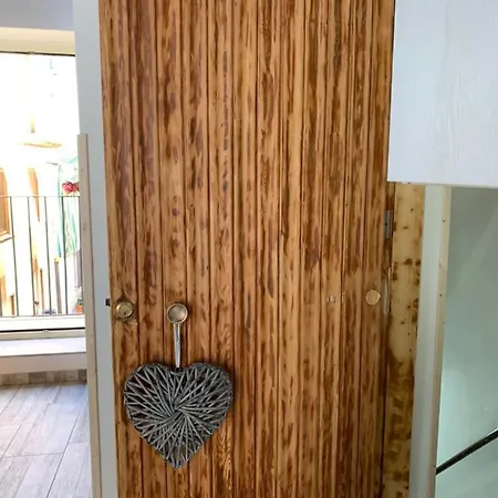 شقة Conte's House تْشيفالو